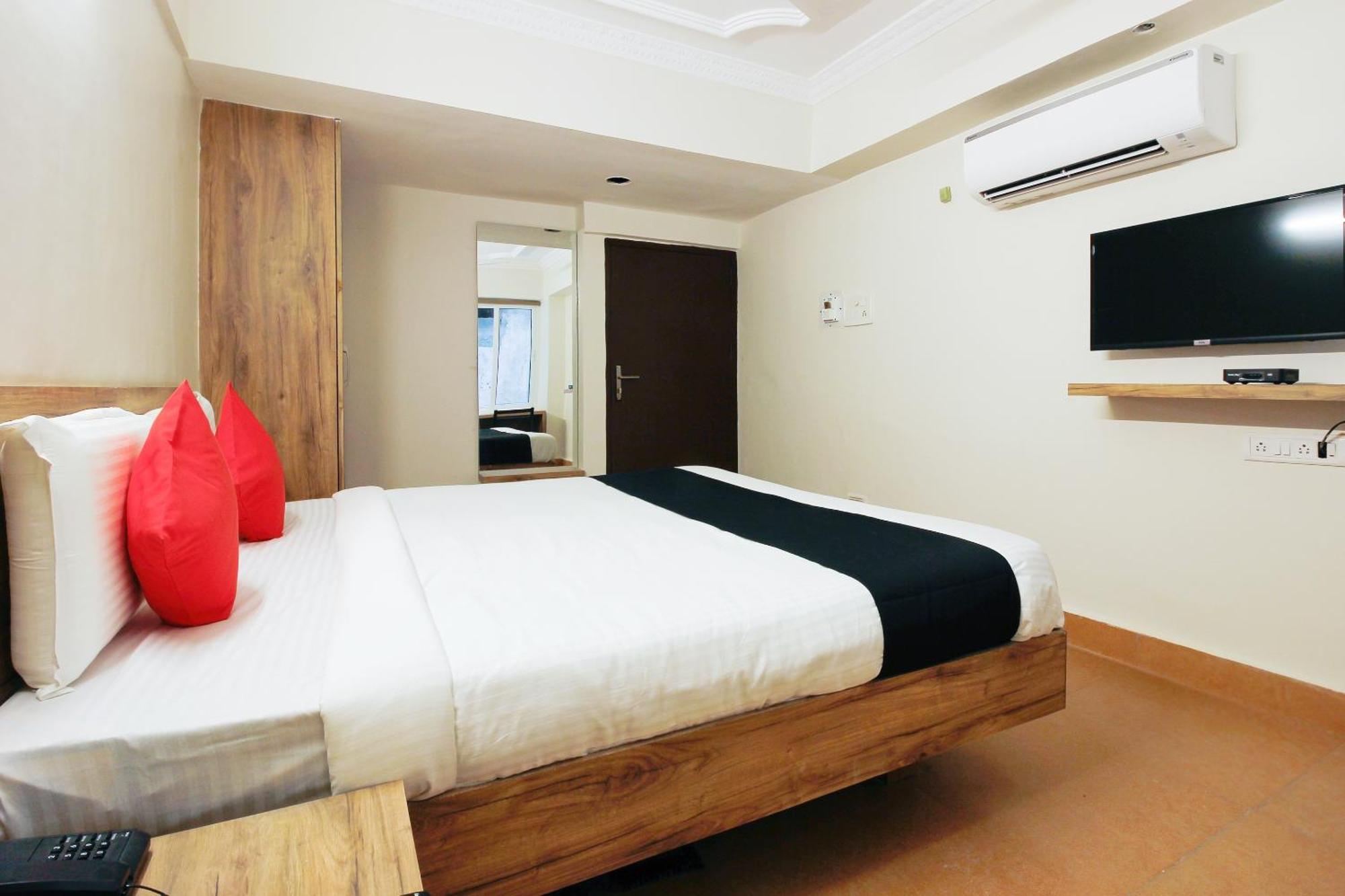 Capital O Sri Suprabhat Grand Near Kachiguda Railway Station Хидерабад Екстериор снимка