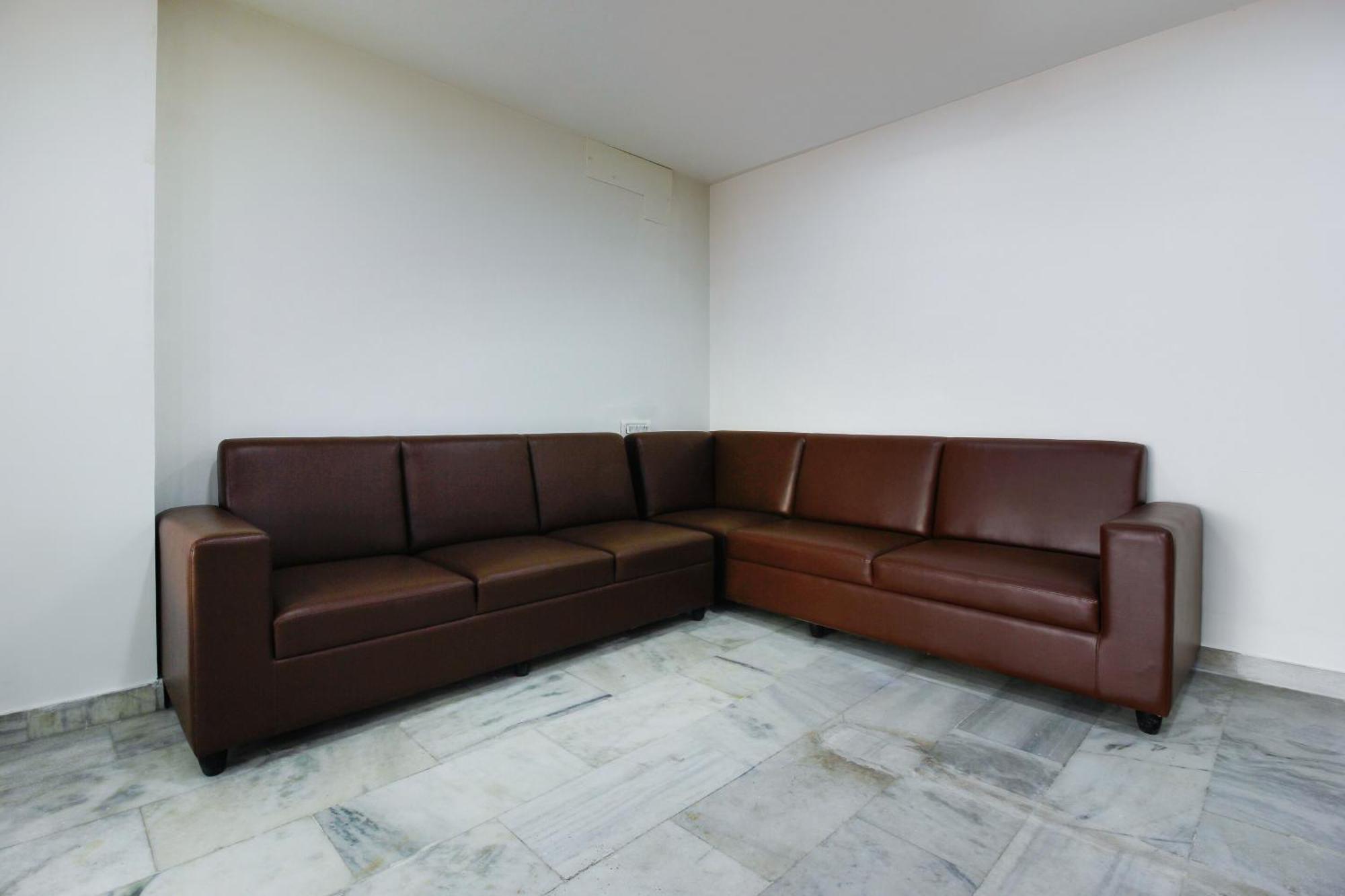 Capital O Sri Suprabhat Grand Near Kachiguda Railway Station Хидерабад Екстериор снимка