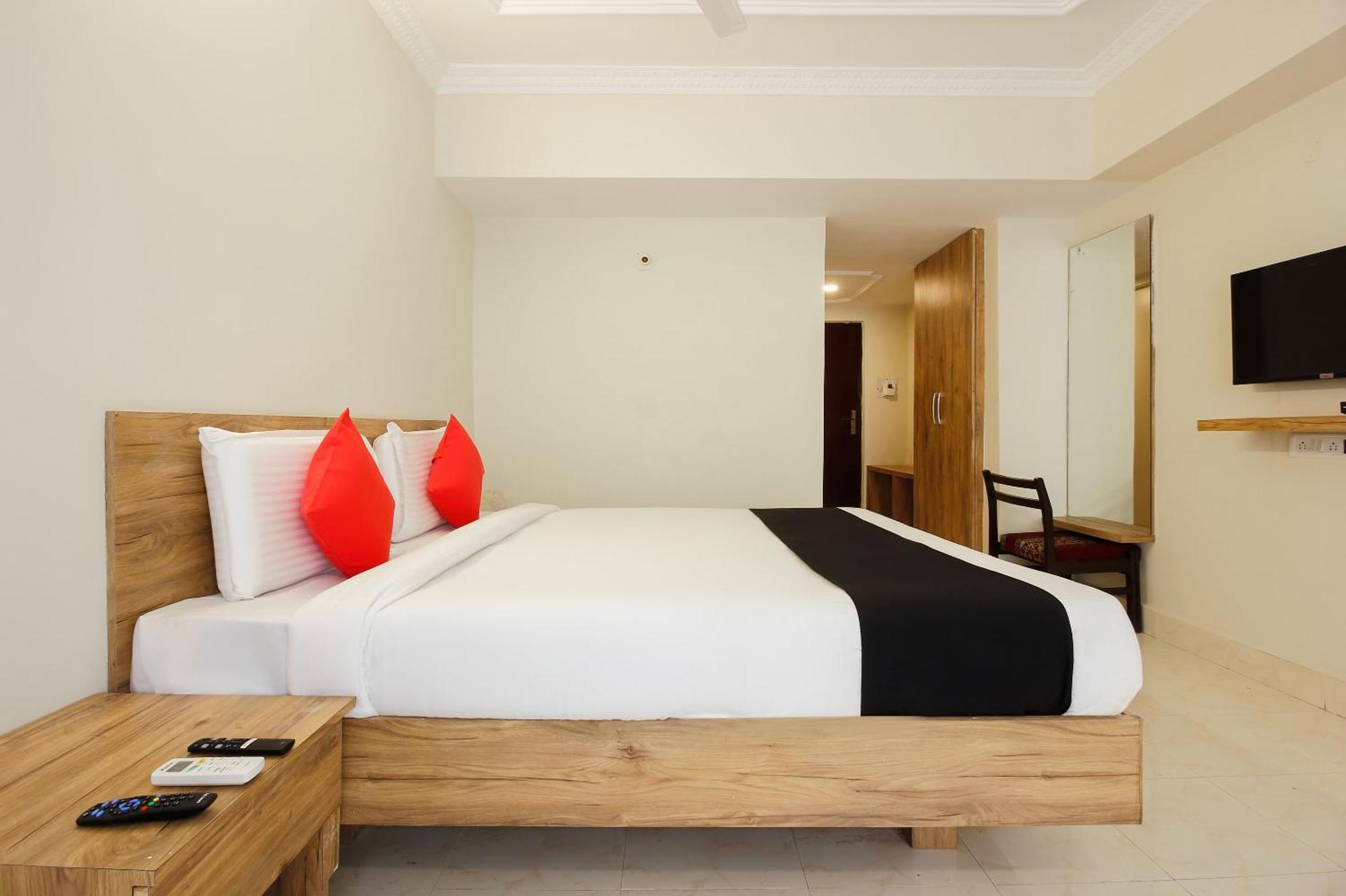 Capital O Sri Suprabhat Grand Near Kachiguda Railway Station Хидерабад Екстериор снимка