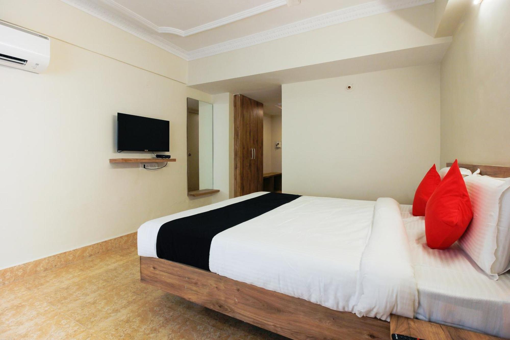 Capital O Sri Suprabhat Grand Near Kachiguda Railway Station Хидерабад Екстериор снимка