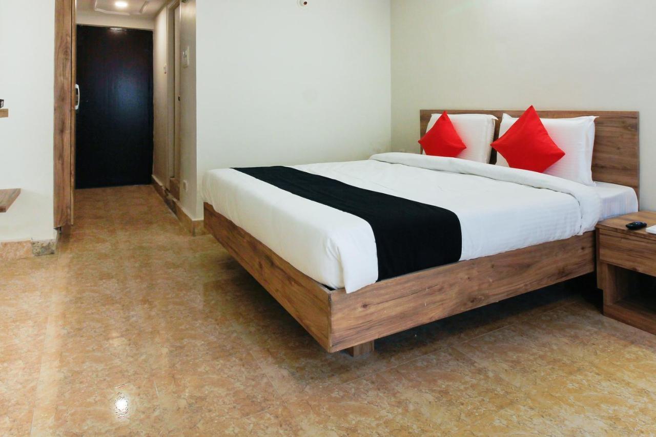 Capital O Sri Suprabhat Grand Near Kachiguda Railway Station Хидерабад Екстериор снимка