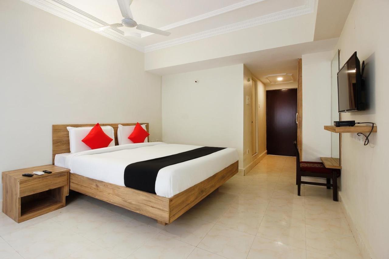 Capital O Sri Suprabhat Grand Near Kachiguda Railway Station Хидерабад Екстериор снимка
